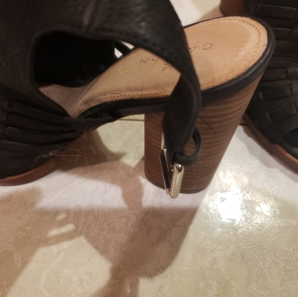 Caslon sandals - Picture 4 of 7